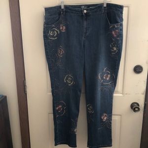 Style & Co Embroidered Boyfriend Jeans—Size 18–Like New—Medium Wash